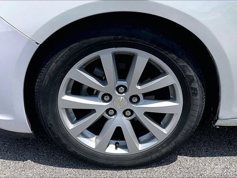 Used 2015 Chevrolet Malibu LT FWD image 11