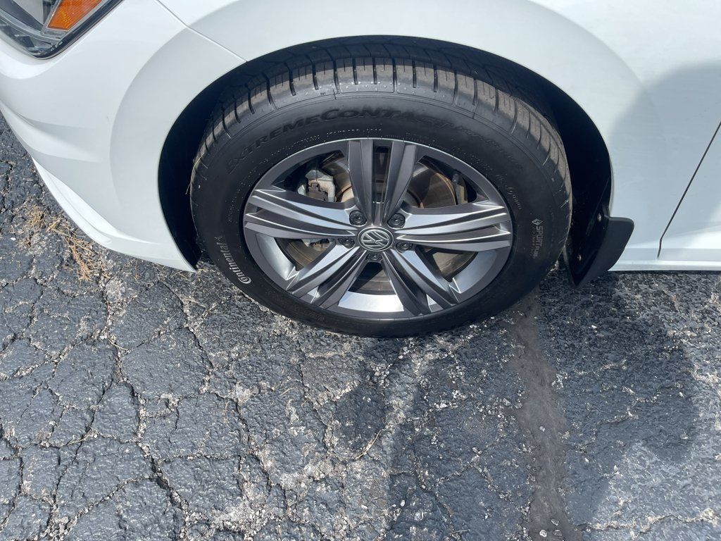 Used 2019 Volkswagen Jetta R-Line FWD image 10