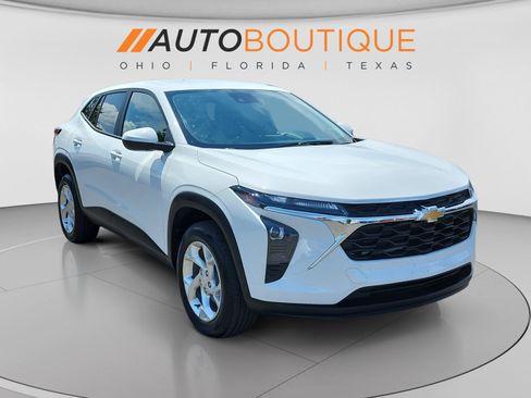 Used 2024 Chevrolet Trax LS w/ LS Convenience Package FWD image 7