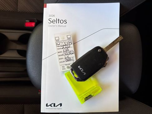 Used 2026 Kia Seltos LX FWD image 32