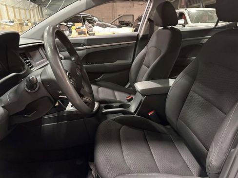 Used 2020 Hyundai Elantra SE w/ Cargo Package (C1) FWD image 18