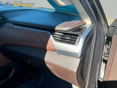 Used 2015 Chevrolet Suburban LTZ AWD/4WD image 33