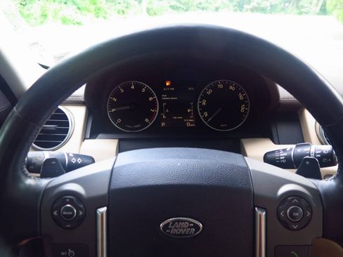Used 2016 Land Rover LR4 HSE Silver Edition AWD/4WD image 8