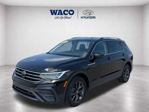 Used 2023 Volkswagen Tiguan SE FWD image 3