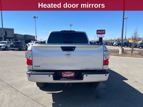 Used 2017 Nissan Titan SV AWD/4WD image 4