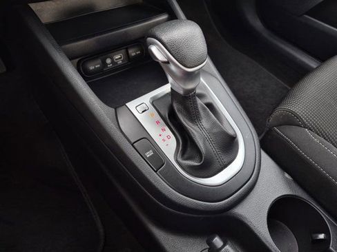 Used 2021 Kia Forte LXS FWD image 27