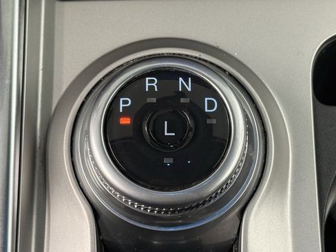 Used 2022 Ford Explorer XLT w/ Equipment Group 202A image 27