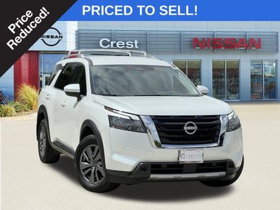 Used 2025 Nissan Pathfinder SL