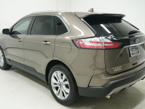 Used 2019 Ford Edge Titanium FWD image 6