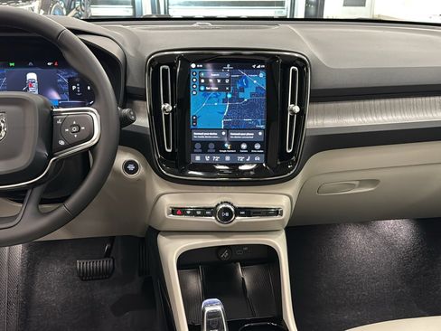 New 2026 Volvo XC40 B5 Ultra w/ Protection Package Premier image 11