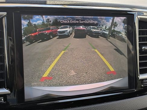 Used 2024 Chrysler Pacifica Touring-L FWD image 36