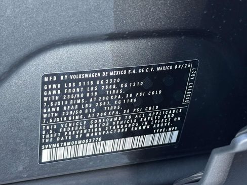 New 2025 Volkswagen Tiguan SE image 16