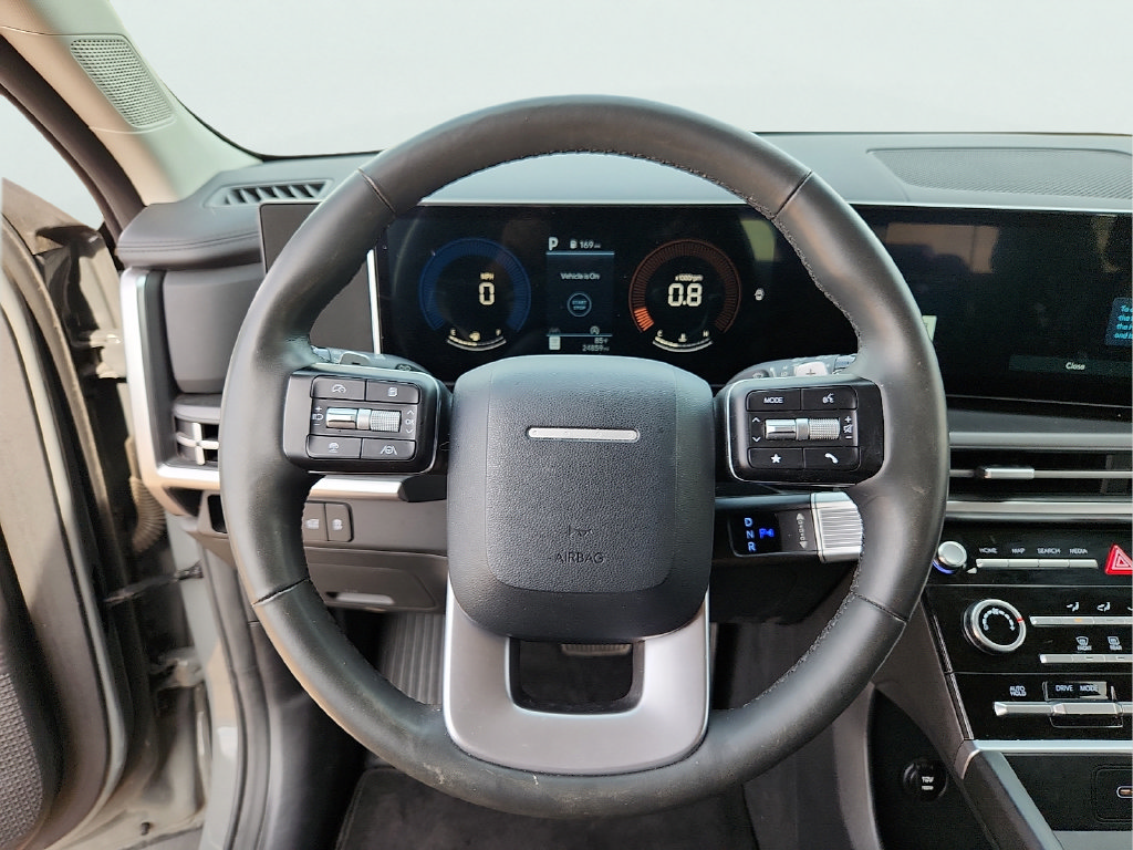 Used 2025 Hyundai Santa Fe SE FWD image 21