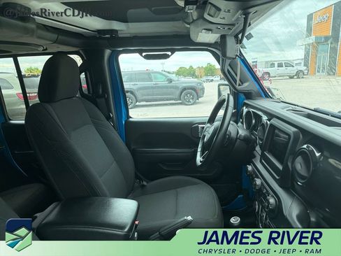 Used 2022 Jeep Wrangler Unlimited Sport AWD/4WD image 2