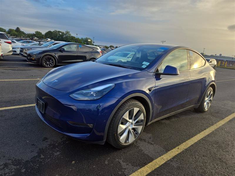 Used 2023 Tesla Model Y Long Range AWD/4WD image 2