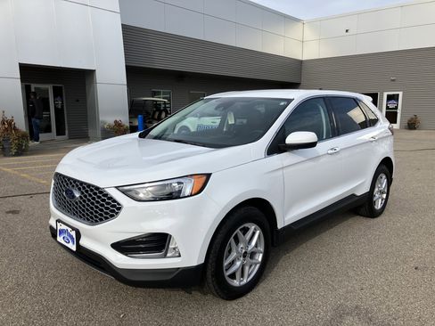 Used 2024 Ford Edge SEL w/ Convenience Package image 2