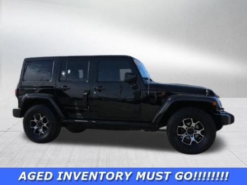 Used 2015 Jeep Wrangler Unlimited Sahara AWD/4WD image 2