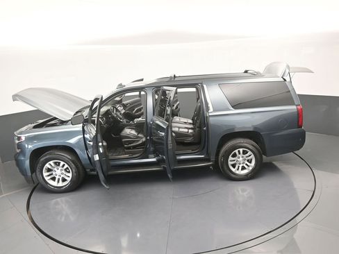 Used 2020 Chevrolet Suburban LT RWD image 78