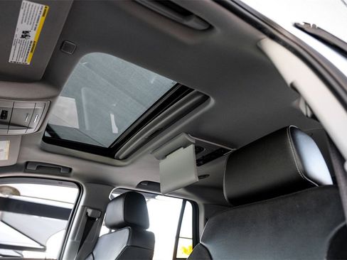 Used 2018 GMC Yukon SLT w/ Open Road Package image 4