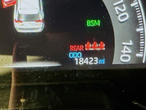 Used 2025 Toyota RAV4 XLE image 19