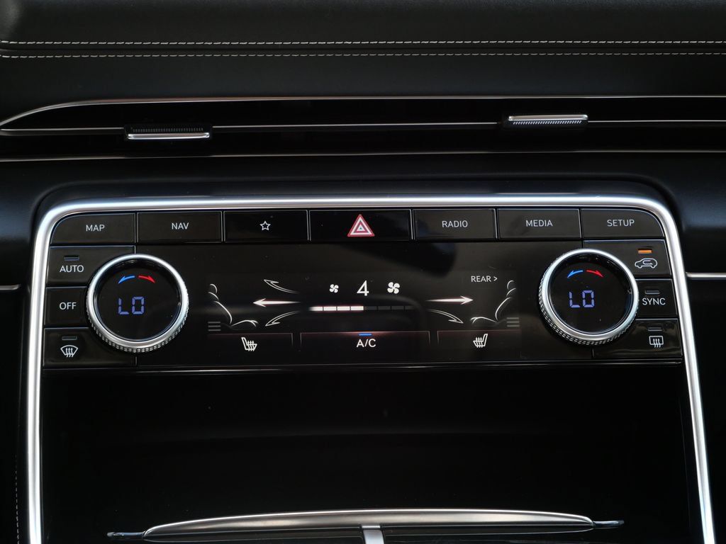 Used 2021 Genesis GV80 2.5T RWD image 18