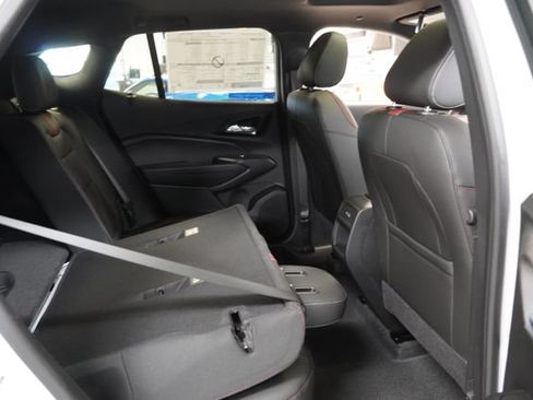 New 2026 Chevrolet Trax RS w/ Sunroof Package FWD image 30