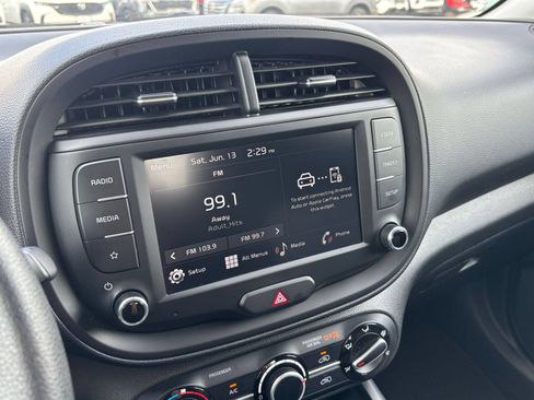 Used 2025 Kia Soul LX w/ LX Technology Package FWD image 20