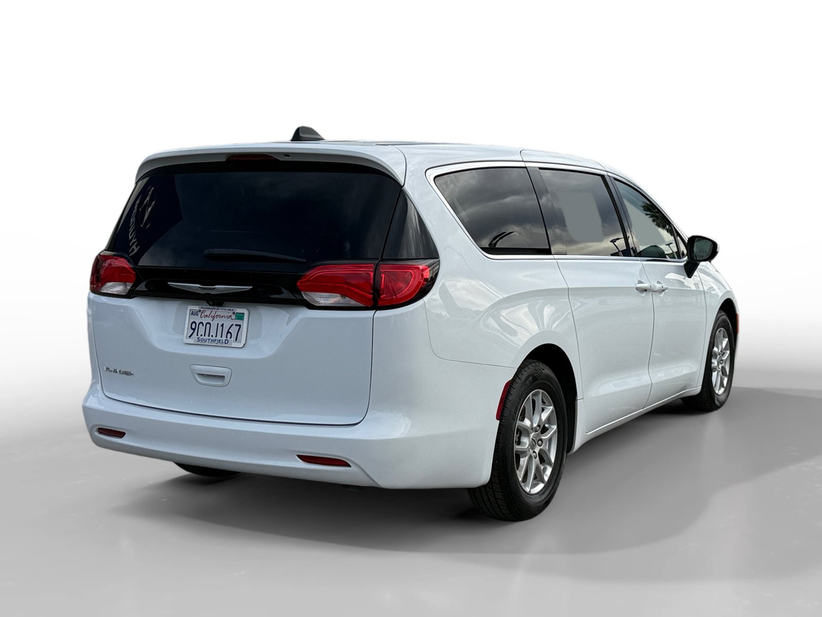 Used 2022 Chrysler Voyager LX FWD image 5