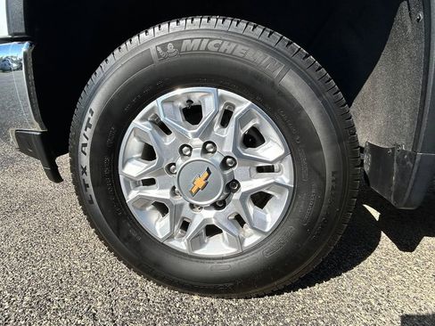 Used 2022 Chevrolet Silverado 2500 LT w/ Convenience Package AWD/4WD image 29