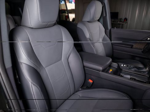 Used 2024 Lexus GX 550 w/ Accessory Package (Z1) AWD/4WD image 20