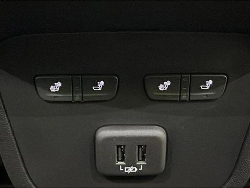 Used 2024 Chevrolet Equinox Premier image 44