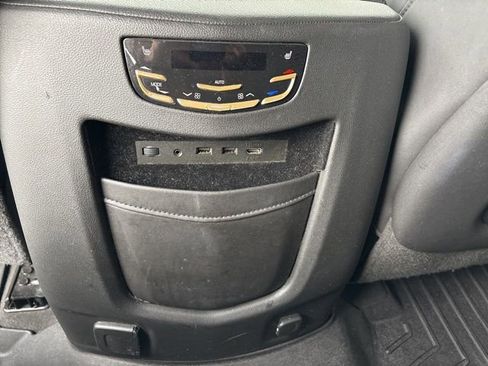 Used 2019 Cadillac Escalade Premium Luxury image 31
