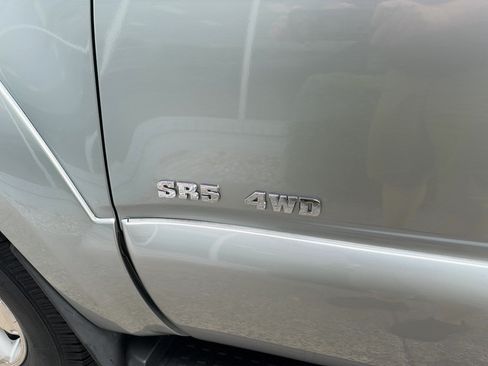 Used 2007 Toyota 4Runner SR5 AWD/4WD image 26