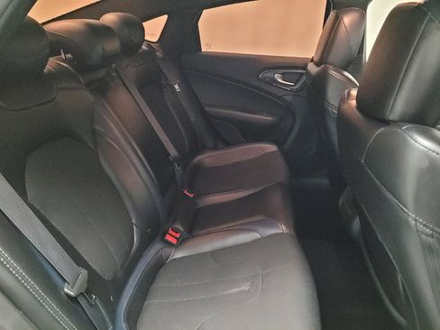 Used 2016 Chrysler 200 S image 19