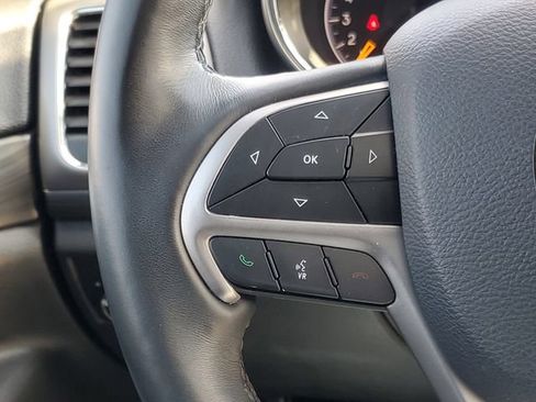 Used 2019 Jeep Grand Cherokee Altitude AWD/4WD image 18