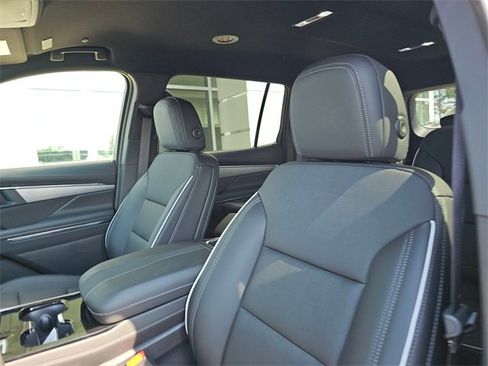 New 2025 Buick Enclave Preferred w/ Power Package image 24