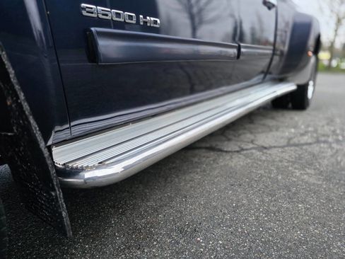 Used 2011 Chevrolet Silverado 3500 LTZ image 72