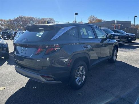 New 2026 Hyundai Tucson SE image 3