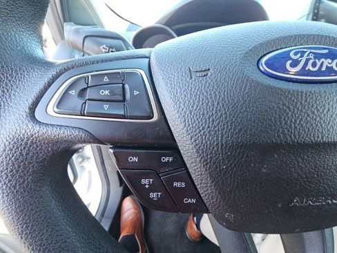 Used 2017 Ford Escape SE image 11