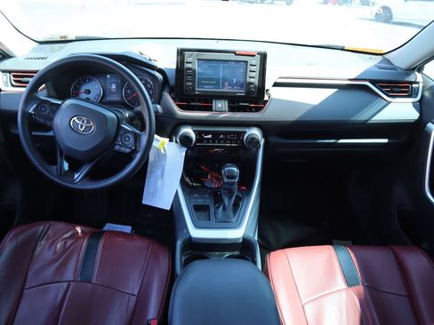 Used 2021 Toyota RAV4 LE w/ Carpet Mat Package (TMS) FWD image 7