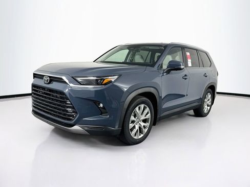 New 2026 Toyota Grand Highlander FWD image 3