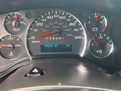 Used 2017 Chevrolet Express 3500 LT w/ LT Preferred Equipment Group RWD image 25