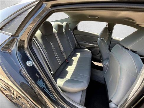 Used 2023 Hyundai Elantra SEL FWD image 28
