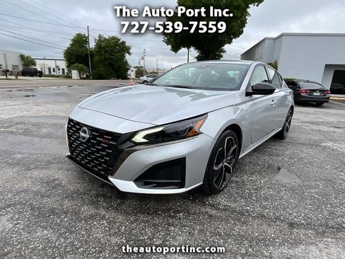 Used 2025 Nissan Altima 2.5 SR image 1