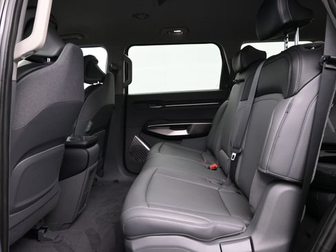 Used 2024 Kia EV9 Light image 11