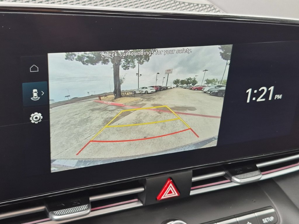Used 2025 Hyundai Elantra SEL FWD image 18