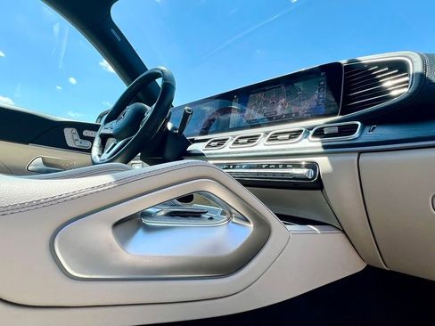 Certified 2023 Mercedes-Benz GLS 450 4MATIC image 17