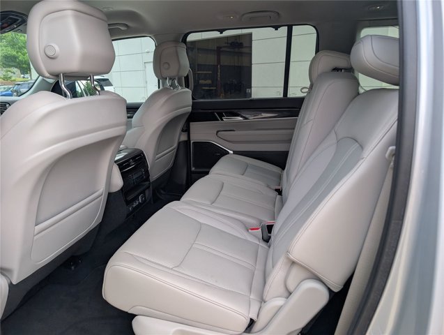 Used 2024 Jeep Wagoneer 4WD w/ Convenience Group I image 39