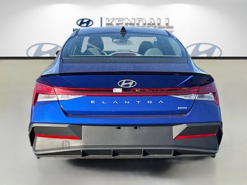 New 2025 Hyundai Elantra SEL image 5