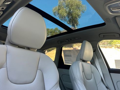 New 2026 Volvo XC60 B5 Ultra w/ Climate Package AWD/4WD image 13